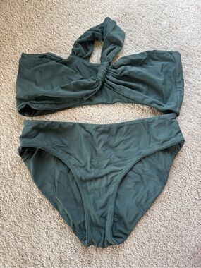 Women’s Forest Green Twist-Front Bikini Set